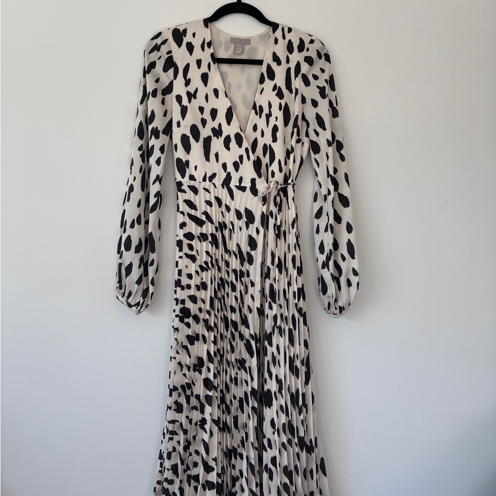 H&M Black and White Long Sleeve Wrap Dress